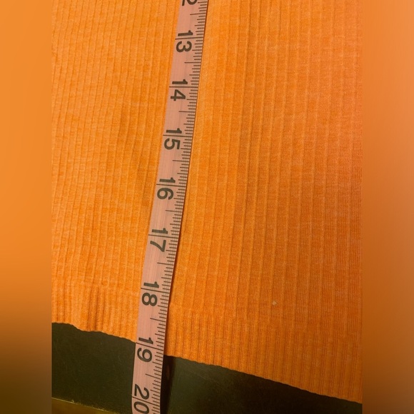 Lululemon top - Picture 10 of 14